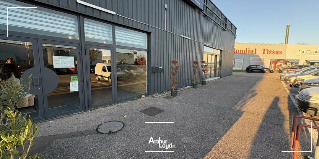 LOCAL COMMERCIAL à LOUER de 670 m²