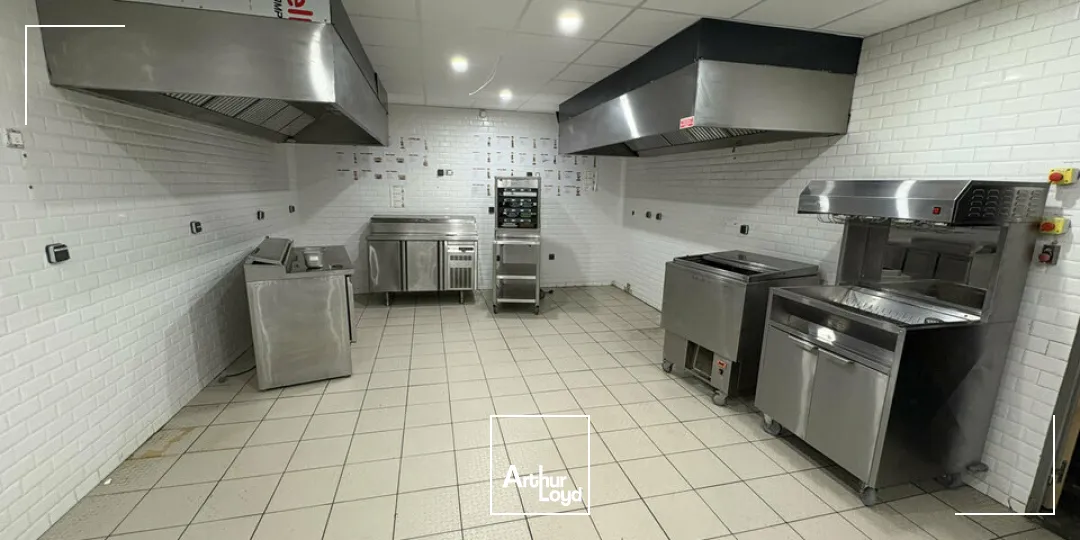 LOCAL COMMERCIAL à LOUER de 670 m²