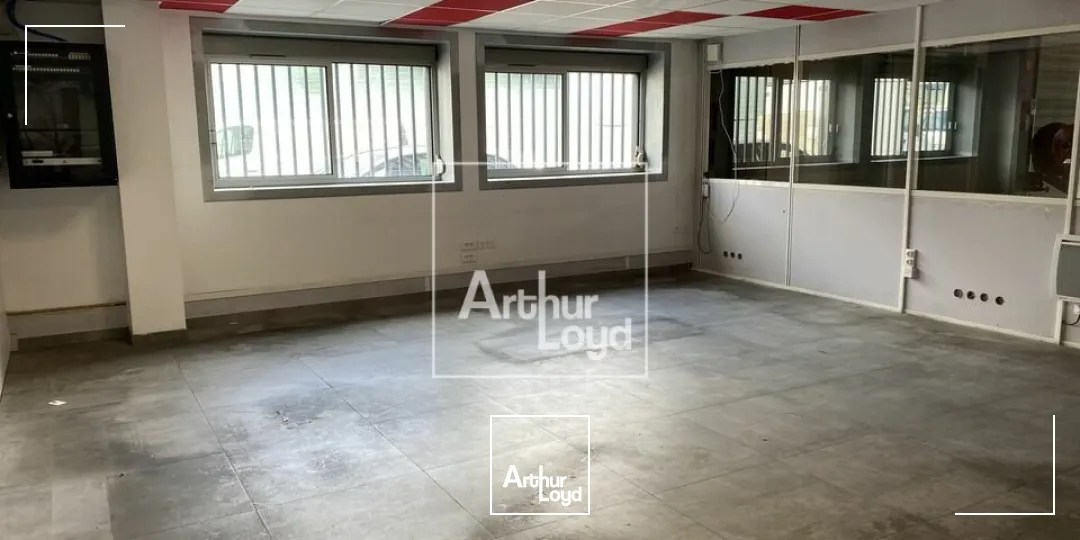 Entrepôt à louer type logistique avec quais EGLY