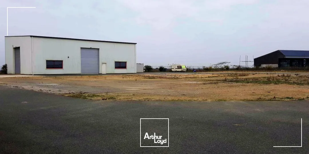Poitiers Ouest - bureaux et entrepôt de 500 m² et terrain de 9351 m²