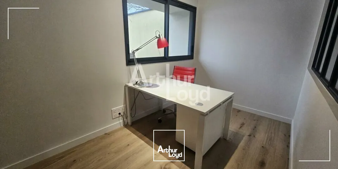 Angers proche gare bureaux de 57,50 m² à louer, meublés avec belles prestations 