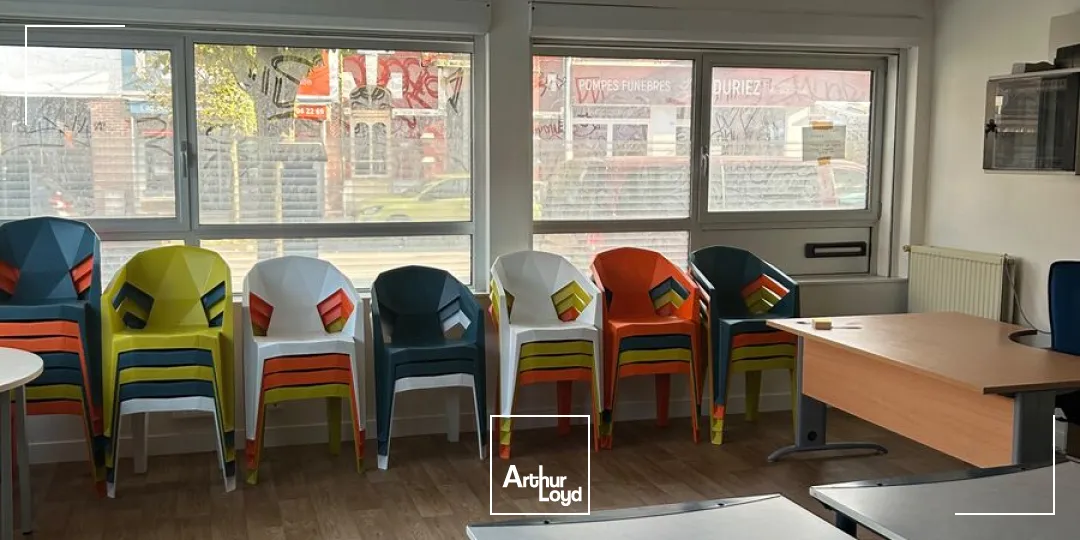 Bureaux à vendre - RDC ERP avec visibilité, parkings et accès métro immédiat