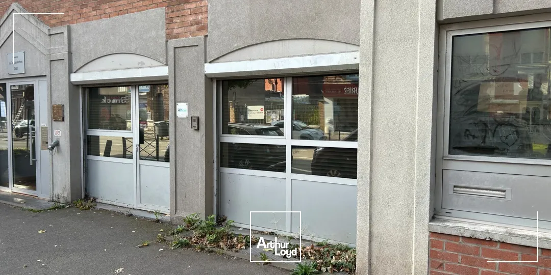 Bureaux à vendre - RDC ERP avec visibilité, parkings et accès métro immédiat