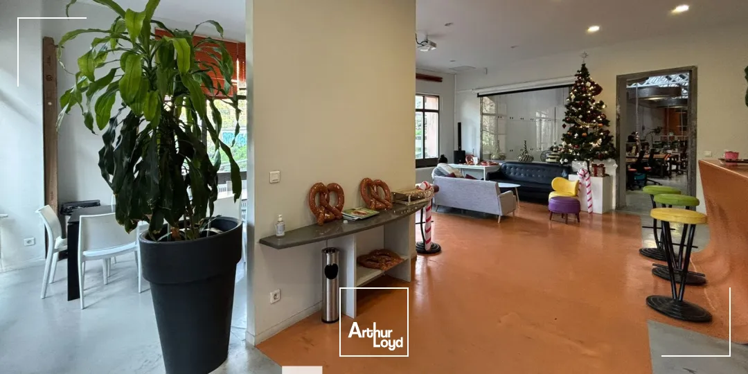  A louer - Bureaux dans un immeuble indépendant - Lyon 1er