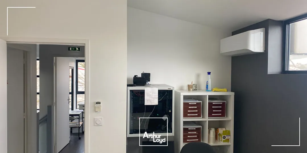 A louer Local d'activité L HOUMEAU 239 m²