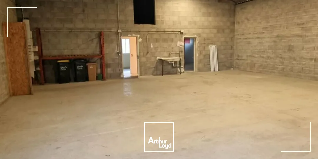 Entrepôt / local industriel Avanton 250 m2