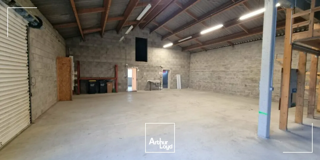 Entrepôt / local industriel Avanton 250 m2