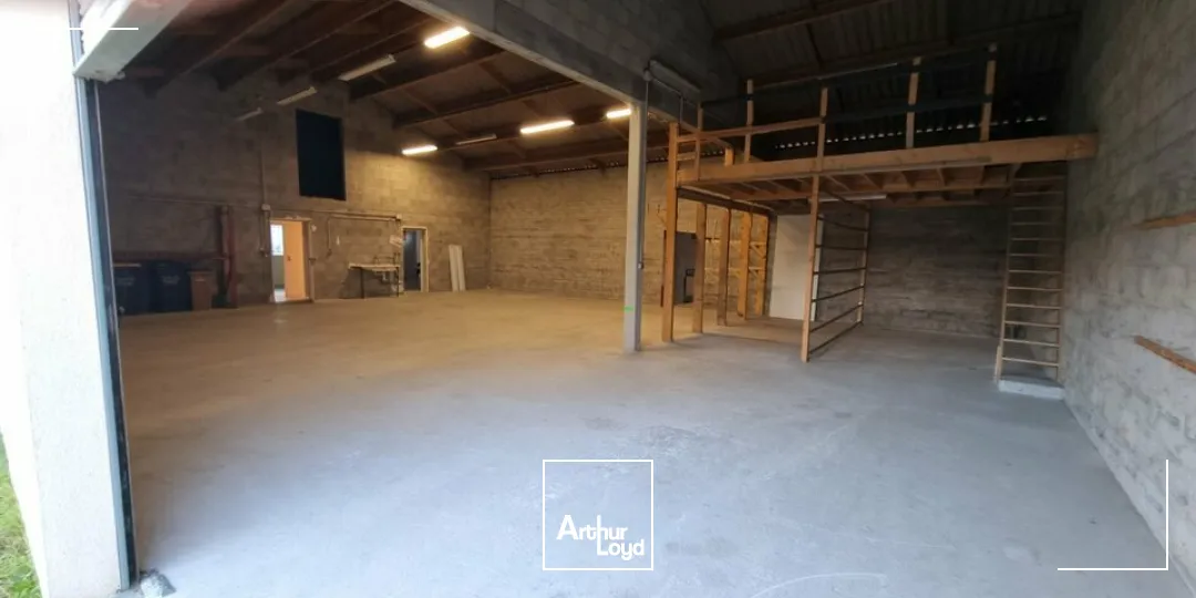 Entrepôt / local industriel Avanton 250 m2