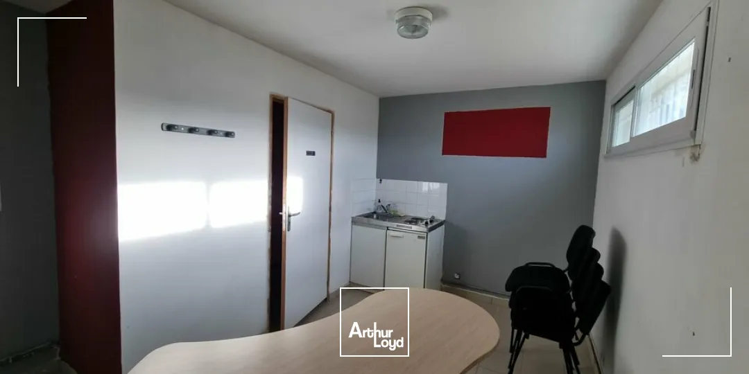 Entrepôt / local industriel Avanton 250 m2