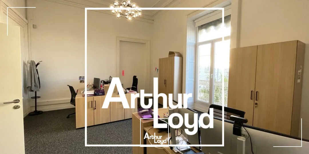 BUREAUX A LOUER 276 M²- MONTPELLIER JEU DE PAUME - PROXIMITE IMMEDIATE TRAMWAY 