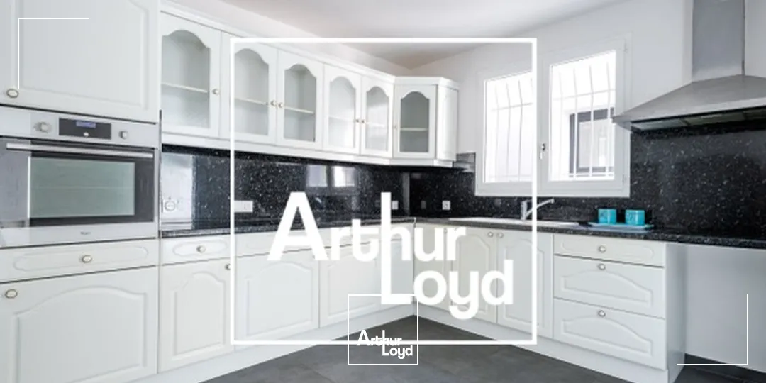 MAISON A USAGE PROFESSIONNEL A VENDRE - PEROLS