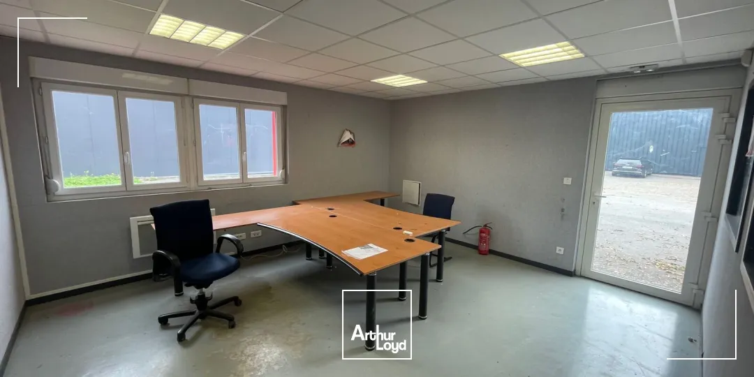 EXCLUSIVITÉ - A VENDRE LOCAL D'ACTIVITE 317 M2 - ZONE COMMERCIALE JAUX / VENETTE