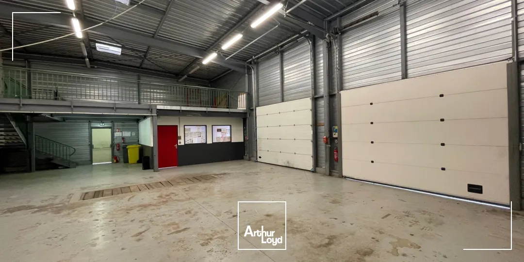 EXCLUSIVITÉ - A VENDRE LOCAL D'ACTIVITE 317 M2 - ZONE COMMERCIALE JAUX / VENETTE