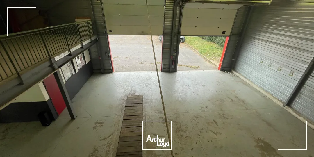 EXCLUSIVITÉ - A VENDRE LOCAL D'ACTIVITE 317 M2 - ZONE COMMERCIALE JAUX / VENETTE