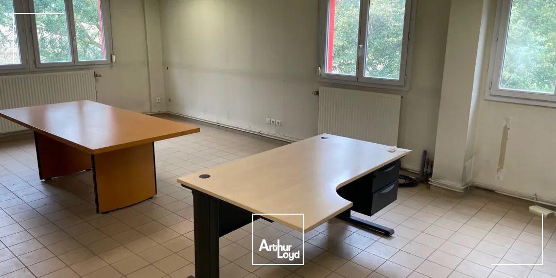 EXCLUSIVITÉ - A VENDRE LOCAL D'ACTIVITE 317 M2 - ZONE COMMERCIALE JAUX / VENETTE