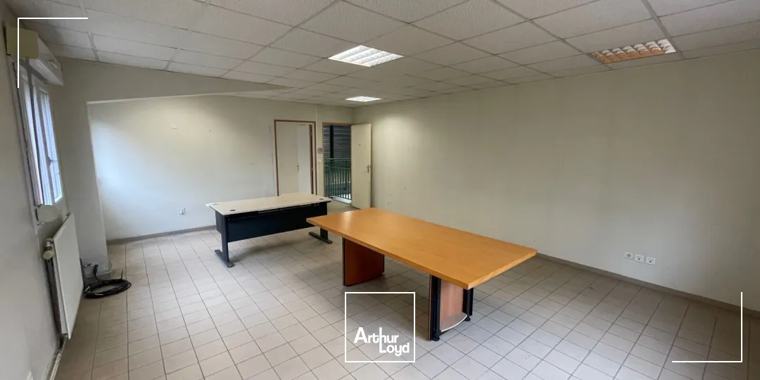 EXCLUSIVITÉ - A VENDRE LOCAL D'ACTIVITE 317 M2 - ZONE COMMERCIALE JAUX / VENETTE