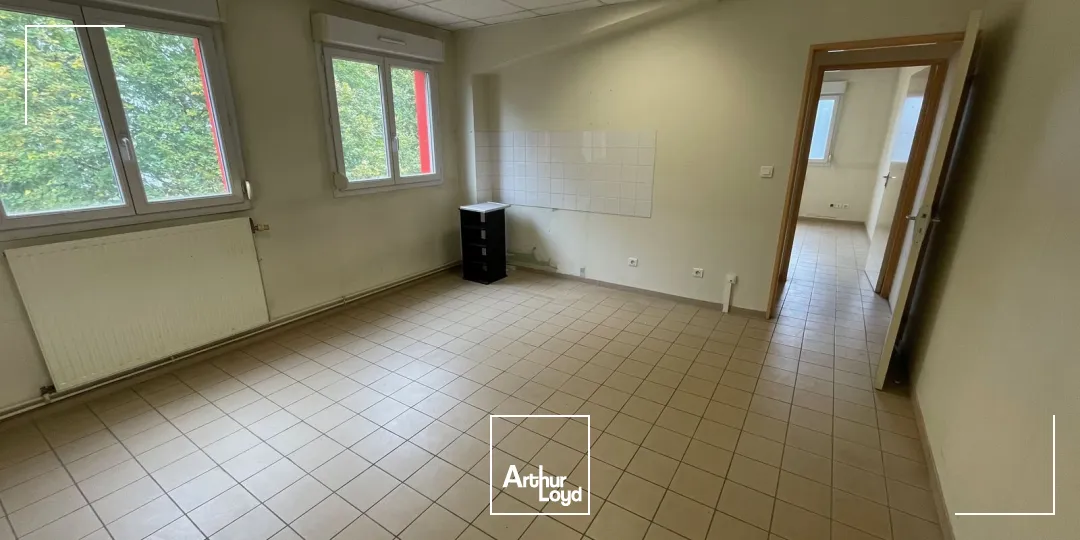 EXCLUSIVITÉ - A VENDRE LOCAL D'ACTIVITE 317 M2 - ZONE COMMERCIALE JAUX / VENETTE