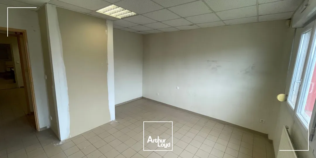 EXCLUSIVITÉ - A VENDRE LOCAL D'ACTIVITE 317 M2 - ZONE COMMERCIALE JAUX / VENETTE