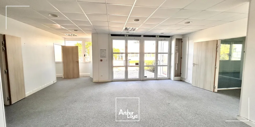Location bureaux Mérignac - 548 m² divisibles dès 250 m² - Immeuble indépendant au pied du tram A