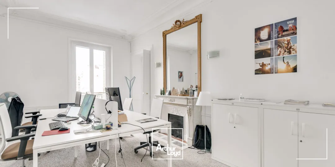 Bureaux à louer à PARIS 75008