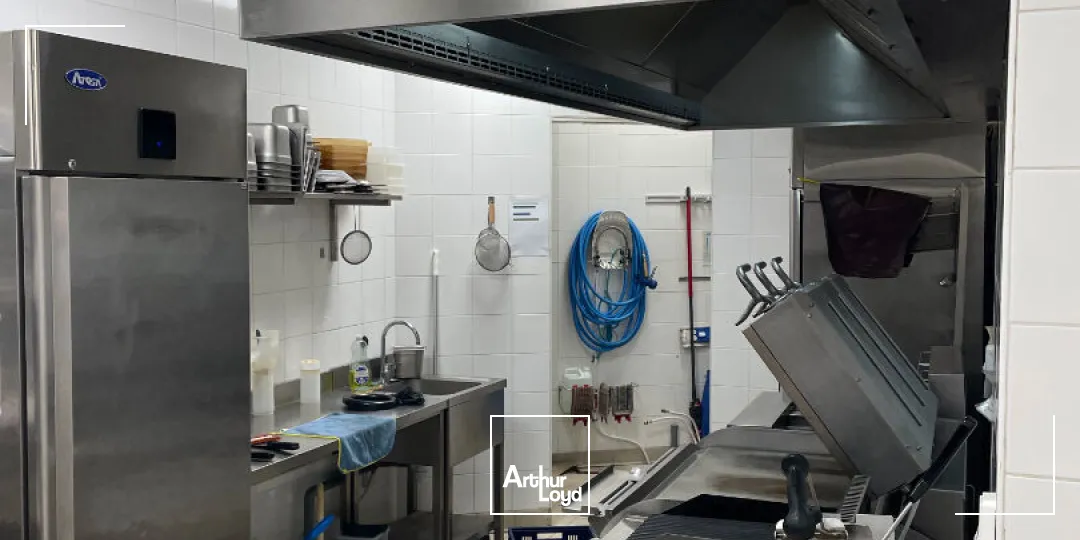 Local commercial Limoges 250 m² - Secteur émailleur