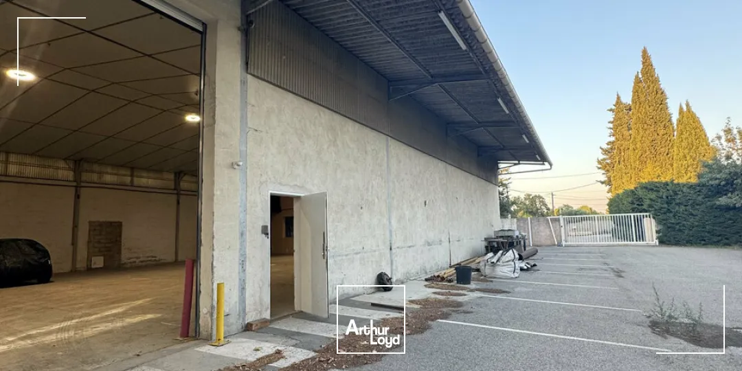 Ensemble de locaux d'activités à vendre, Châteaurenard