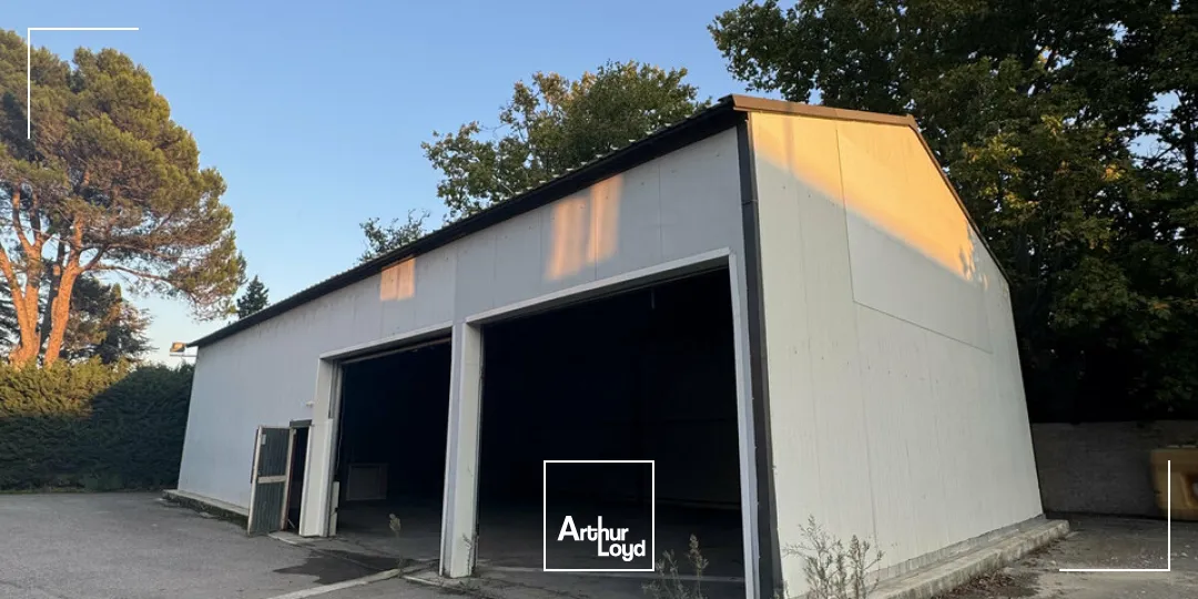 Ensemble de locaux d'activités à vendre, Châteaurenard