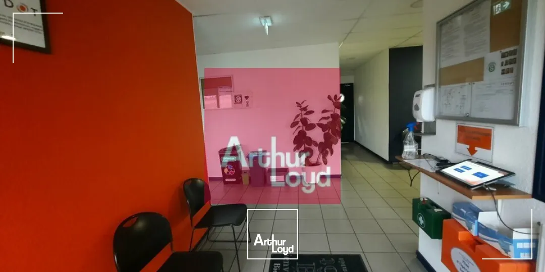 RIOM A VENDRE LOCAL ACTIVITE 1532 M² - PARCELLE 5000 M² - 1 PONT ROULANT 