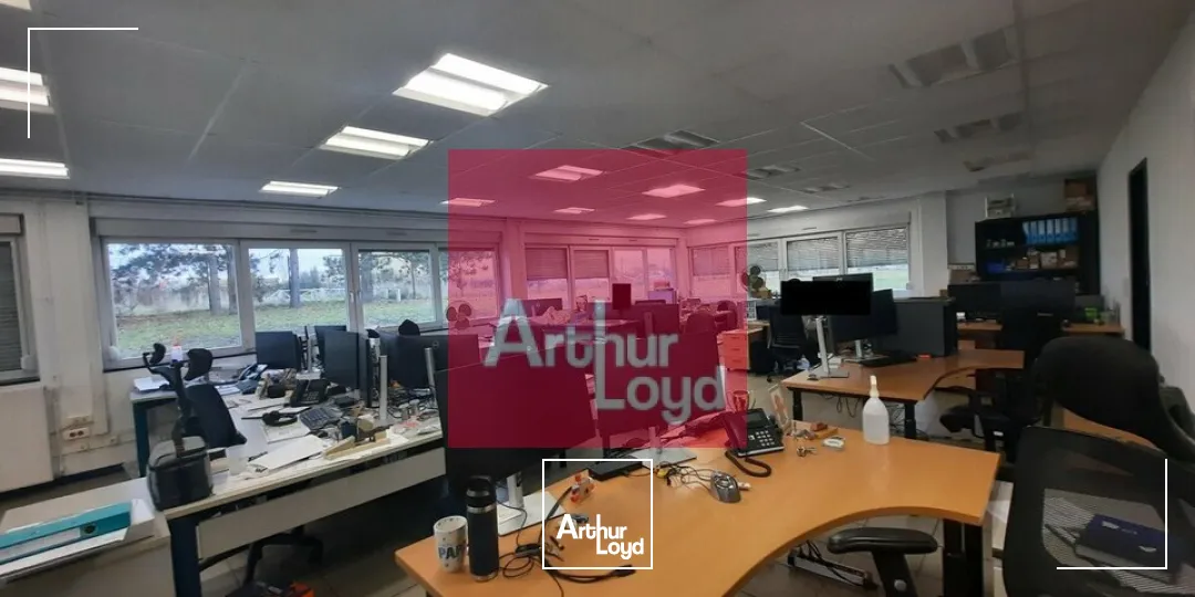 RIOM A VENDRE LOCAL ACTIVITE 1532 M² - PARCELLE 5000 M² - 1 PONT ROULANT 