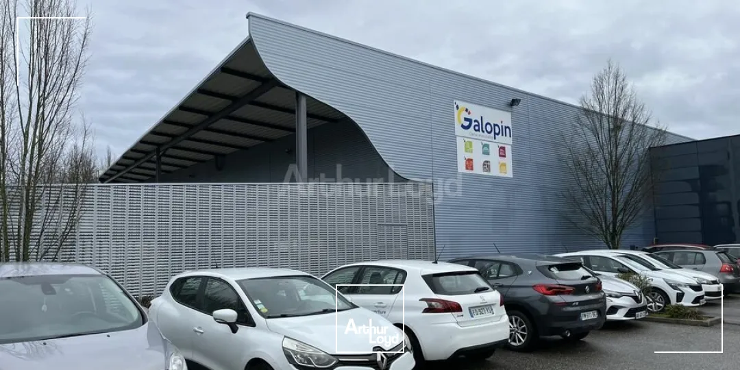 LOCAL D'ACTIVITE - ENTREPOT à LOUER de 1581 m²