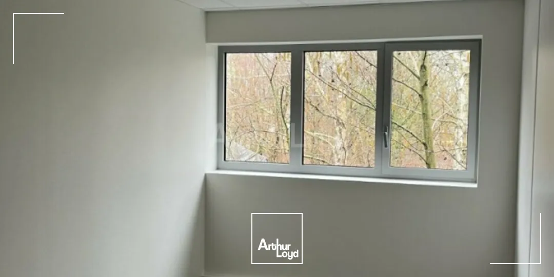 LOCAL D'ACTIVITE - ENTREPOT à VENDRE de 1581 m²