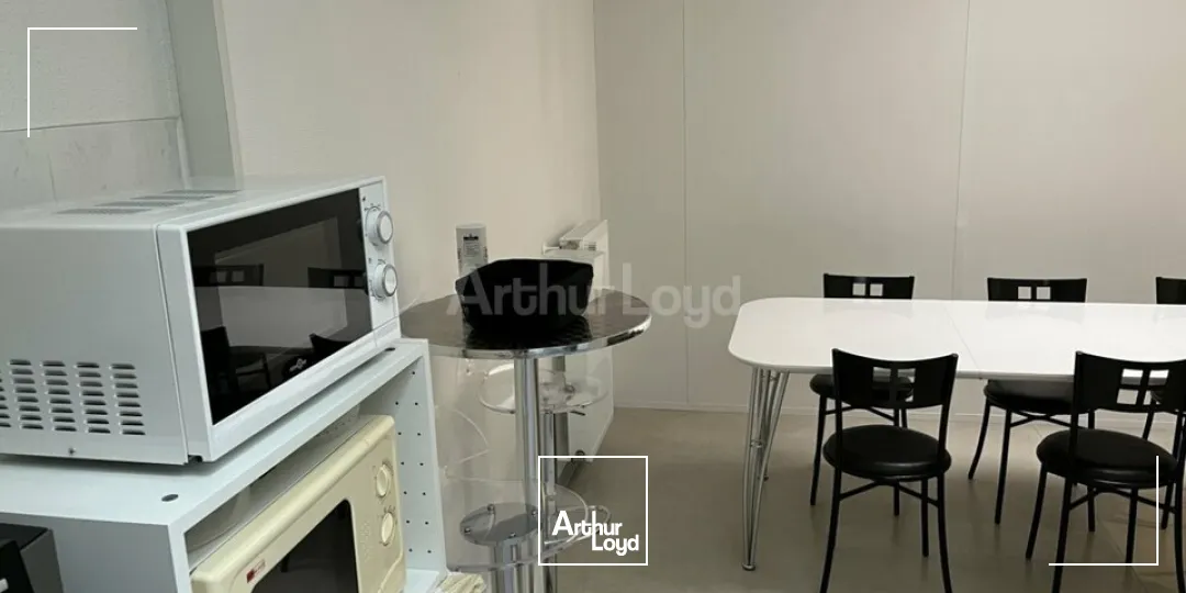 LOCAL D'ACTIVITE - ENTREPOT à VENDRE de 1581 m²