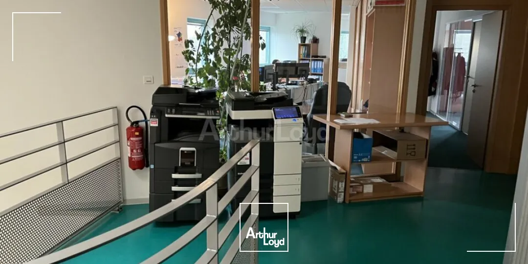 LOCAL D'ACTIVITE - ENTREPOT à VENDRE de 1581 m²