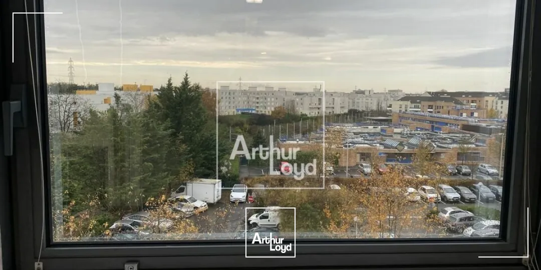 ÉVRY - Centre Ville BUREAUX DERNIER ETAGE