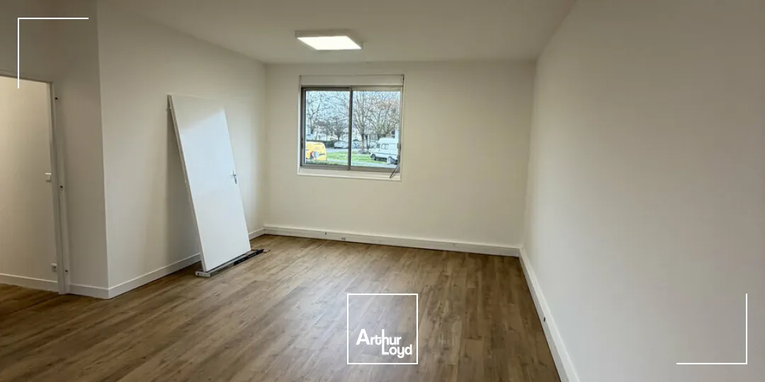 SAINT-AVERTIN BUREAUX A LOUER 91 M² 3 PARKINGS REFAIT 