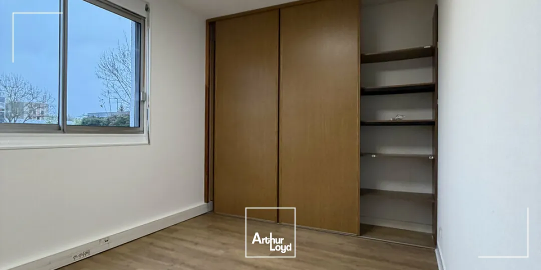 SAINT-AVERTIN BUREAUX A LOUER 91 M² 3 PARKINGS REFAIT 