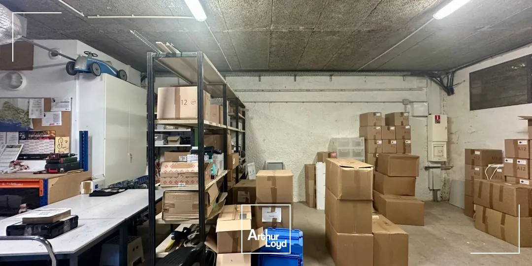 Local mixte de plain pied à louer sur VENELLES