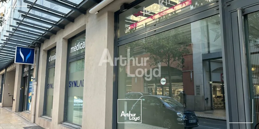 LOCAL COMMERCIAL 90m² EN EXCELLENT ETAT 