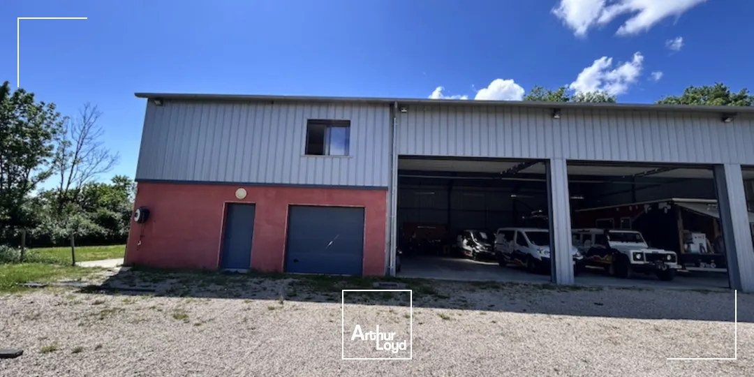 CHATILLON SUR CHALARONNE - VENTE OU LOCATION - BATIMENT RECENT SUR SON TERRAIN