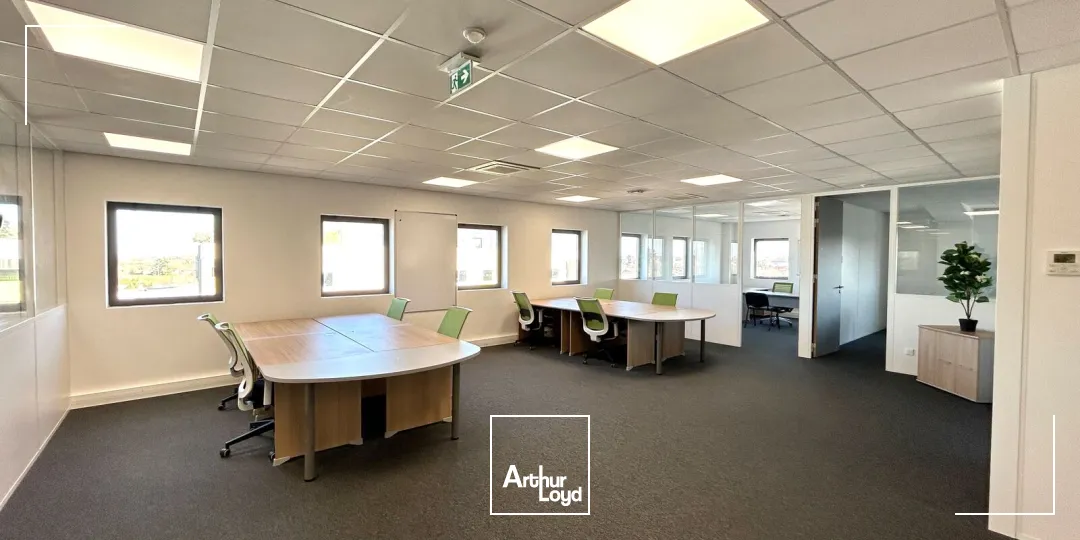 Location bureaux neufs 167 m² - Tresses Parc Fenelon, proche rocade