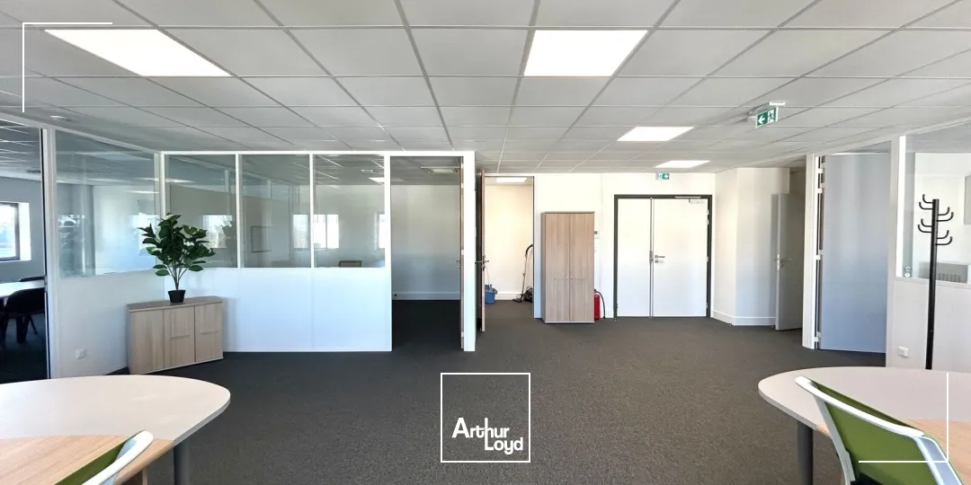 Location bureaux neufs 167 m² - Tresses Parc Fenelon, proche rocade