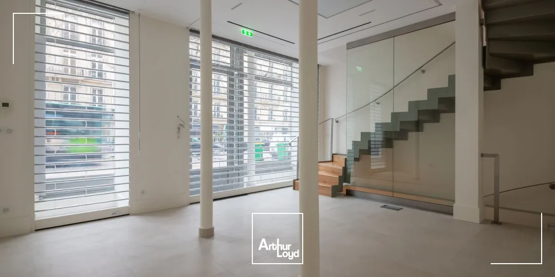 Bureaux à louer à PARIS 75008