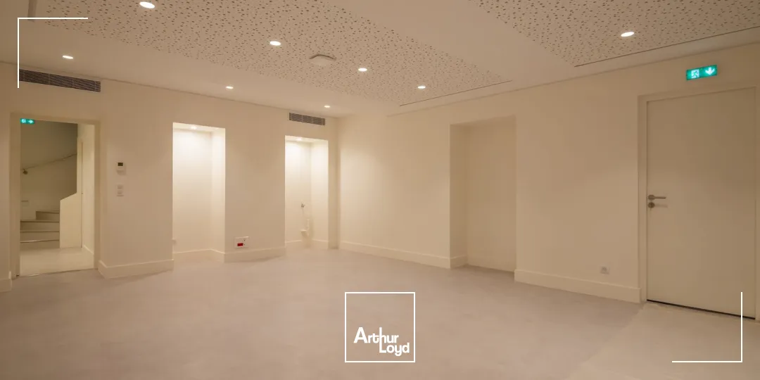 Bureaux à louer à PARIS 75008