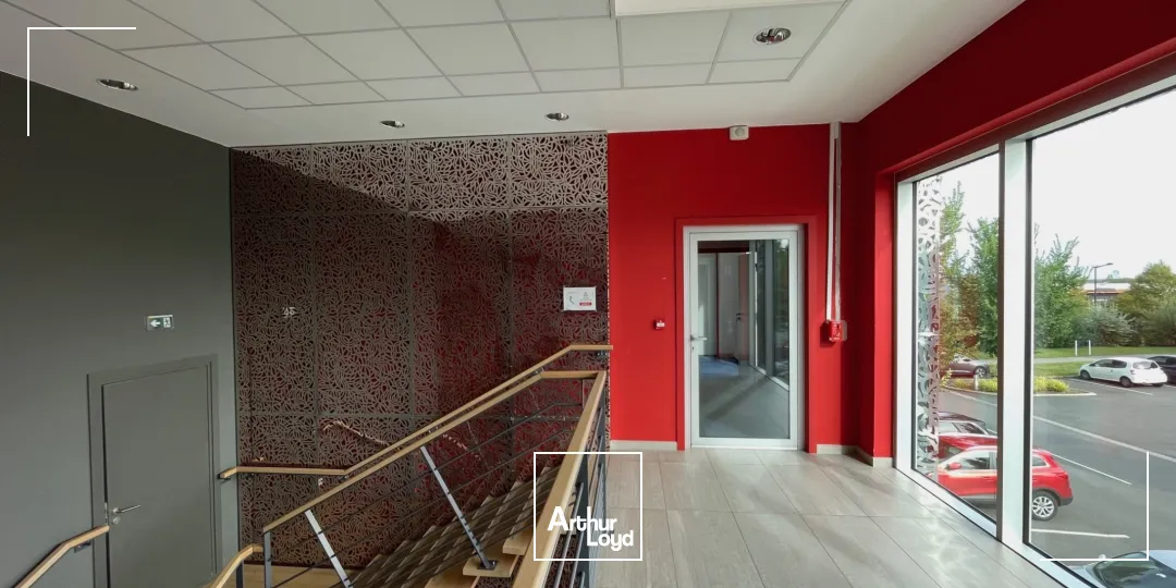 À louer : Bureaux lumineux 686 m² avec parkings - Accessibilité optimale aux portes de Lille