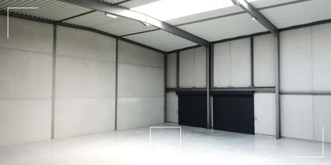 Entrepôts au sein d'un parc d'activité neuf situé à Roncq. Bureaux clés en main avec belles prestations. Proche belgique et axes autoroutiers. Nord de Lille.