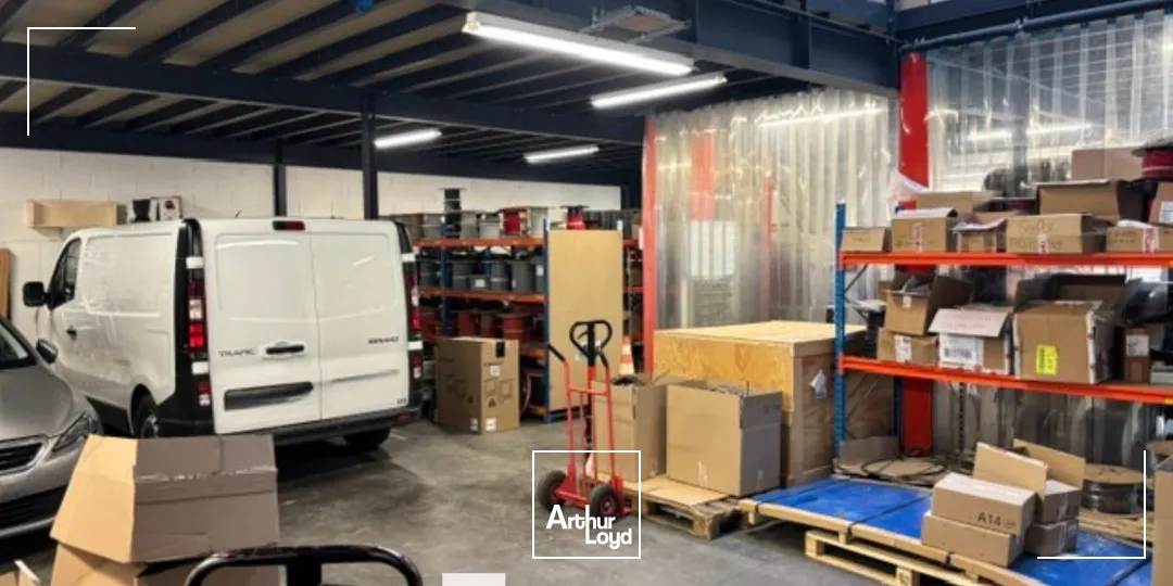 A louer ou à louer - Local d'activités mixte idéalement situé - Vaulx en Velin