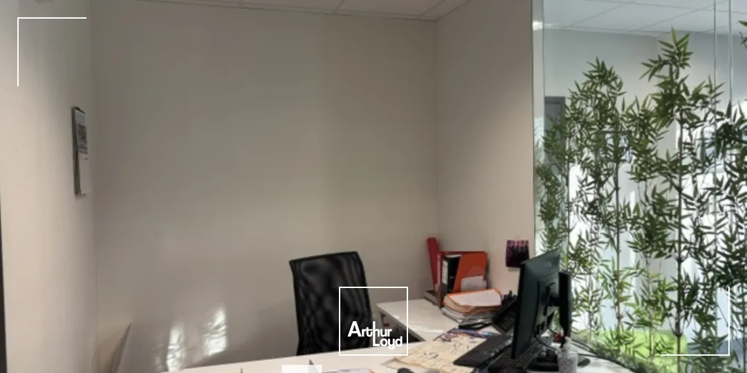 A louer ou à louer - Local d'activités mixte idéalement situé - Vaulx en Velin