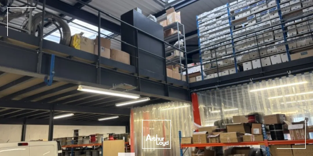 A louer ou à louer - Local d'activités mixte idéalement situé - Vaulx en Velin