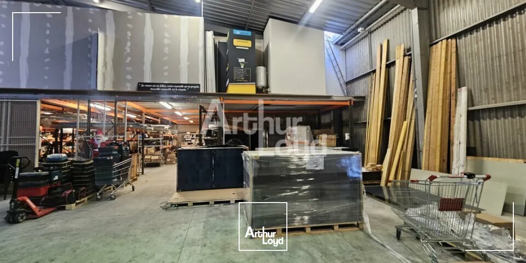 ANGERS OUEST LOCAL D'ACTIVITE DE 802 M² A LOUER AVEC BUREAUX