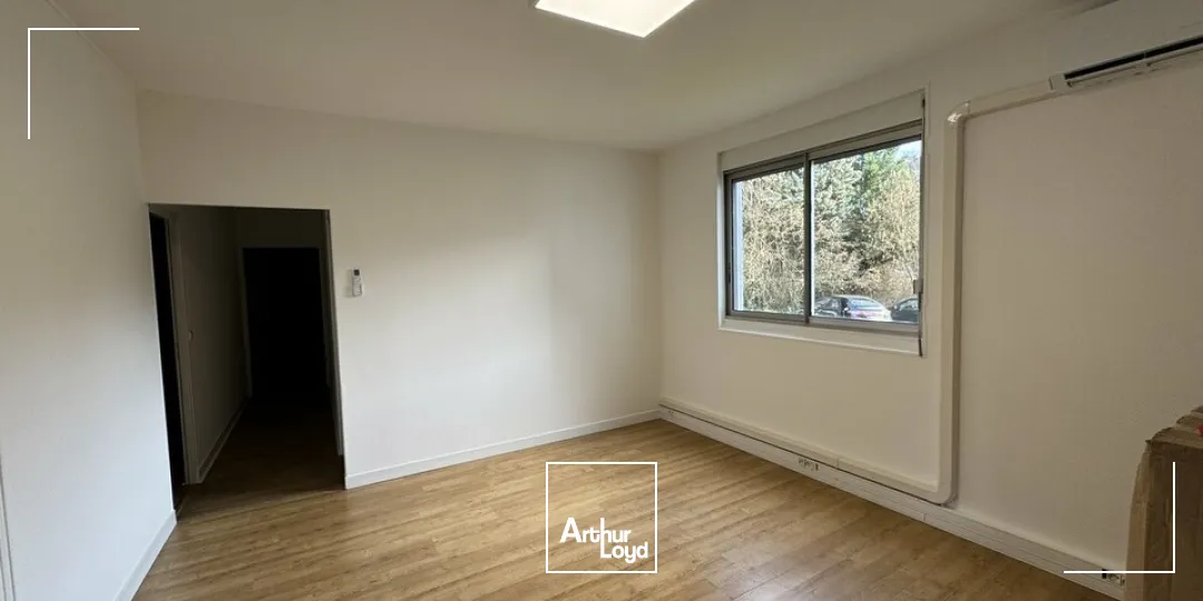 SAINT-AVERTIN BUREAUX A LOUER 91 M² 3 PARKINGS REFAIT 